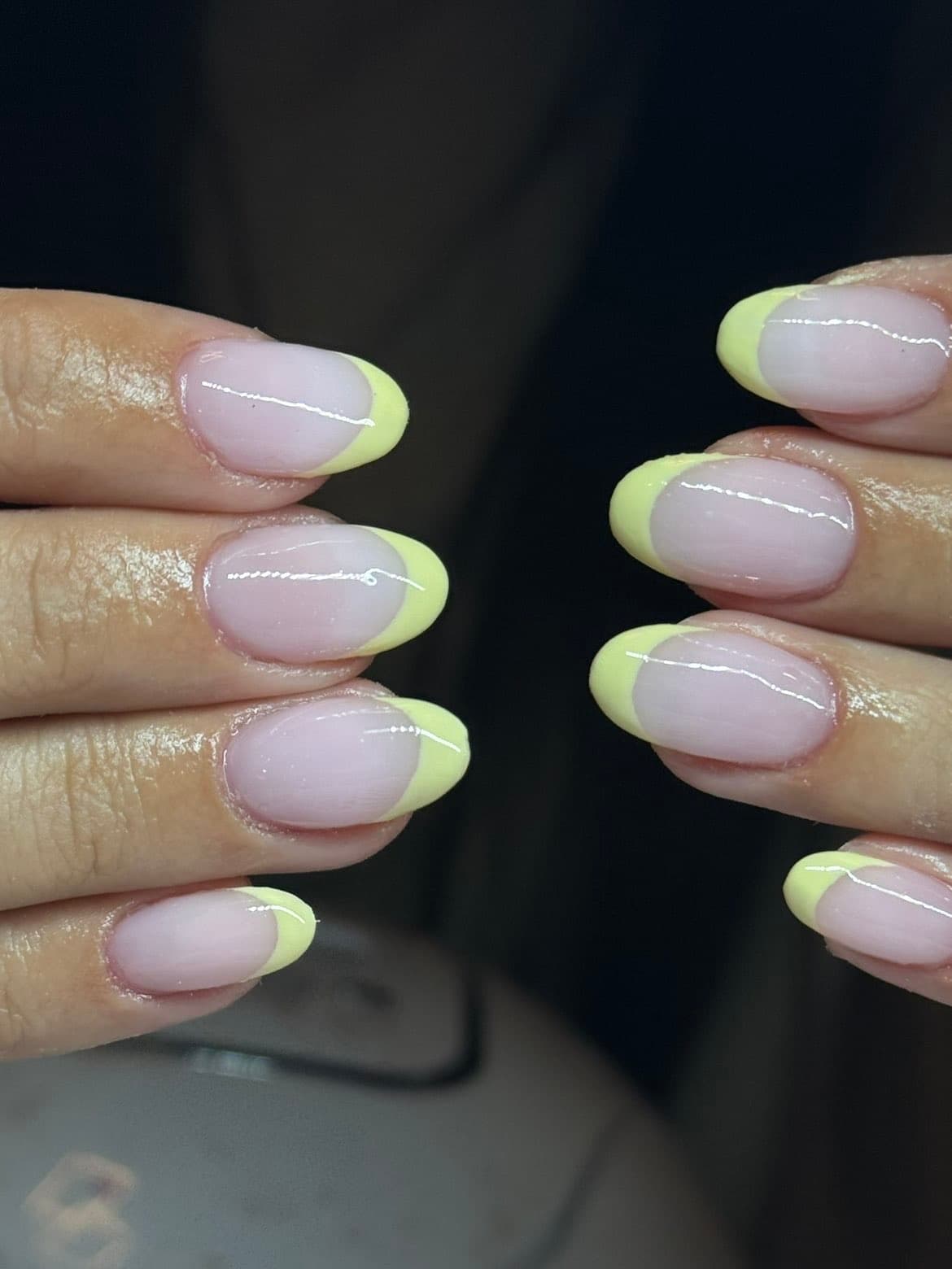 French manicure in pastelgeel
